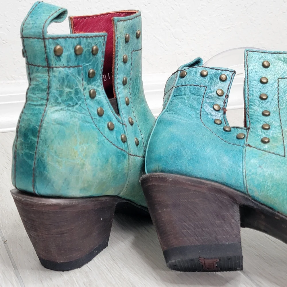 Ferrini stella studded